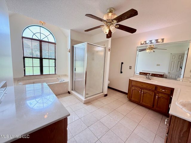 155 W Foxwood Circle Circle, Hernando, MS 38632