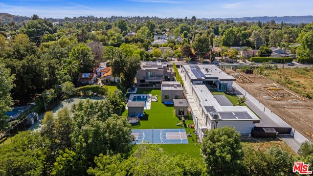 5826 Corbin Avenue, Tarzana (los Angeles), CA 91356