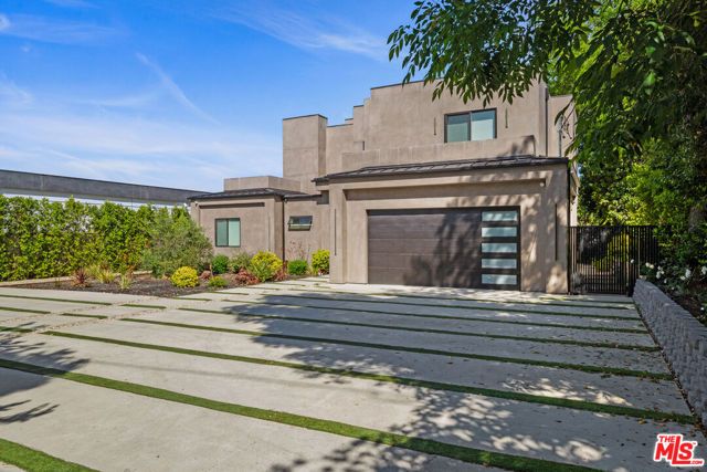 5826 Corbin Avenue, Tarzana (los Angeles), CA 91356