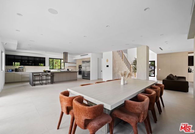 5826 Corbin Avenue, Tarzana (los Angeles), CA 91356