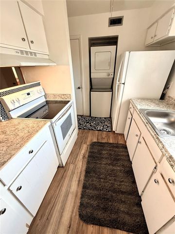 1000 LAKE OF THE WOODS BOULEVARD 104A, Casselberry, FL 32730