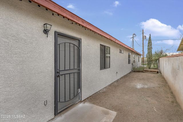 3008 N Estrella Avenue, Tucson, AZ 85705