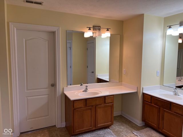 11237 Niagara Drive, Fishers, IN 46037