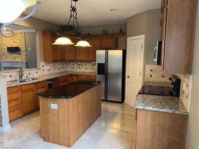 11237 Niagara Drive, Fishers, IN 46037