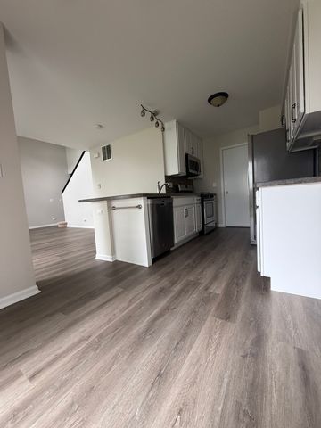 9913 Thornton Way, Huntley, IL 60142