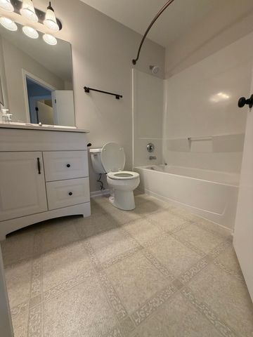 9913 Thornton Way, Huntley, IL 60142