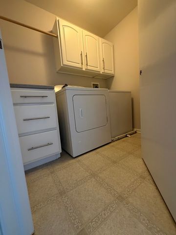 9913 Thornton Way, Huntley, IL 60142