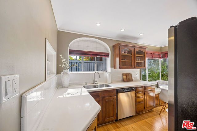 11325 Sunshine Terrace, Studio City (los Angeles), CA 91604