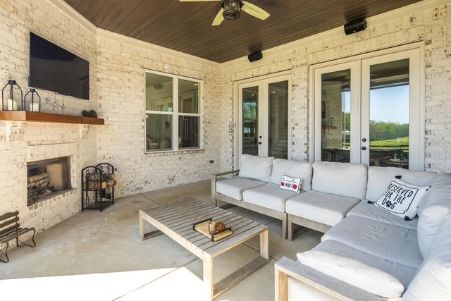 2706 S TERRY LN RD, Covington, TN 38019