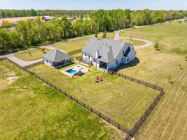 2706 S TERRY LN RD, Covington, TN 38019