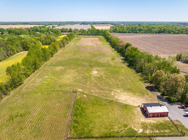 2706 S TERRY LN RD, Covington, TN 38019