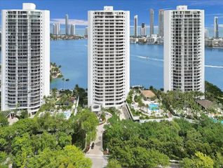 3000 Island Blvd 2802, Aventura, FL 33160