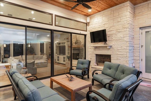 821 S Angel Light DR, Spicewood, TX 78669