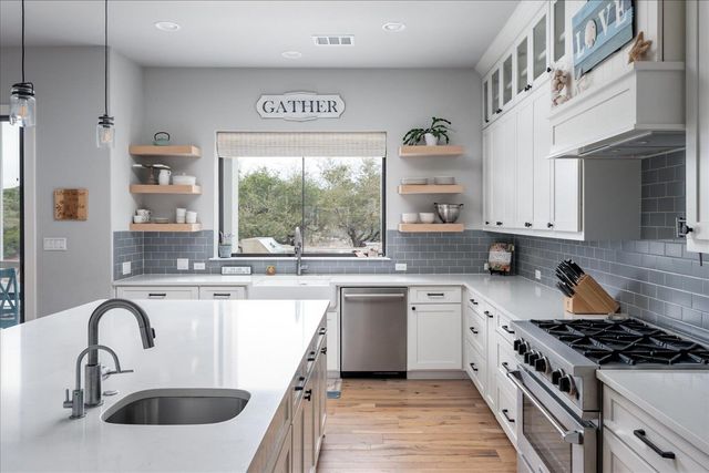 821 S Angel Light DR, Spicewood, TX 78669