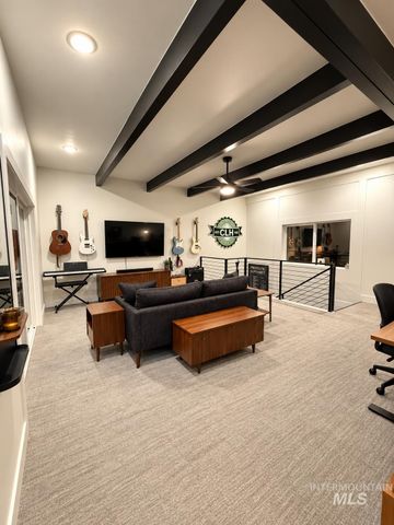 7255 W Diamond St, Boise, ID 83709