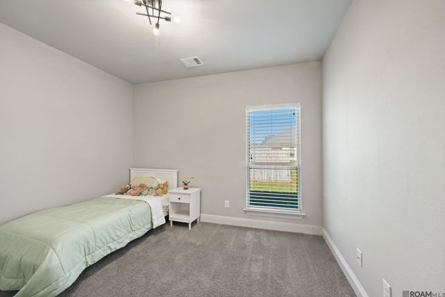 7119 Lakecrest Dr, Zachary, LA 70791