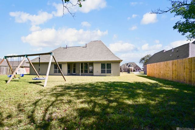 7119 Lakecrest Dr, Zachary, LA 70791