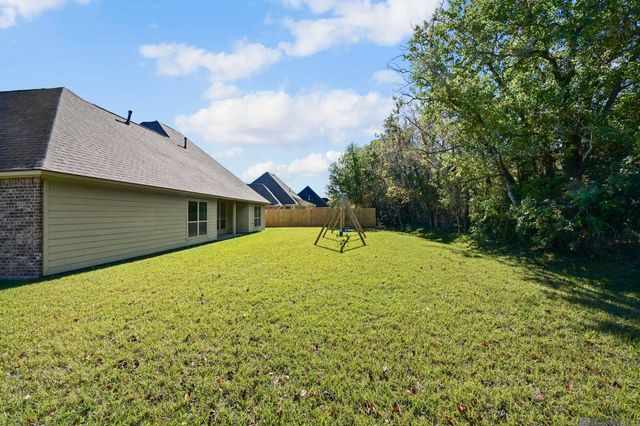 7119 Lakecrest Dr, Zachary, LA 70791