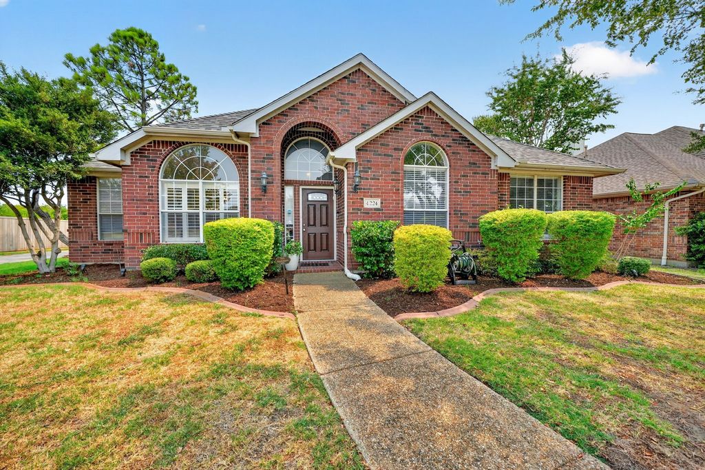 4224 Arbor Creek Drive, Carrollton, TX 75010