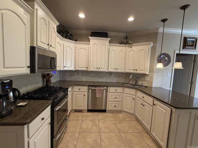 26 Ozark, Maumelle, AR 72113