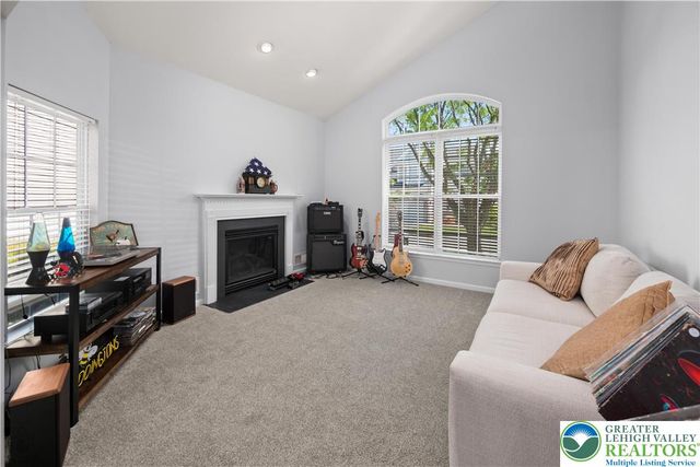 115 Bethpage Terrace, Williams Twp, PA 18042