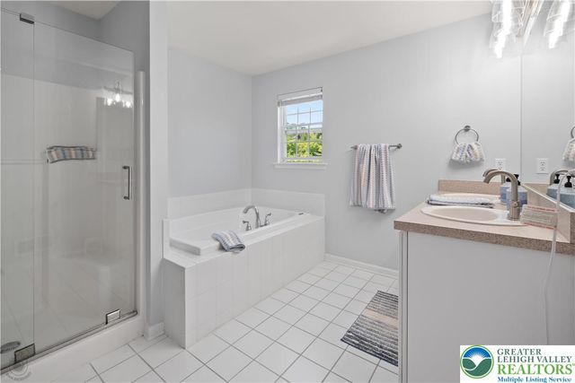 115 Bethpage Terrace, Williams Twp, PA 18042