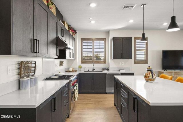 2460 Haley Point Drive 105, Ventura, CA 93003