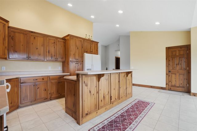 3451 Pleasant Creek Road, Palo, IA 52324