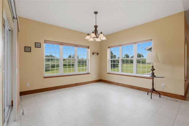 3451 Pleasant Creek Road, Palo, IA 52324