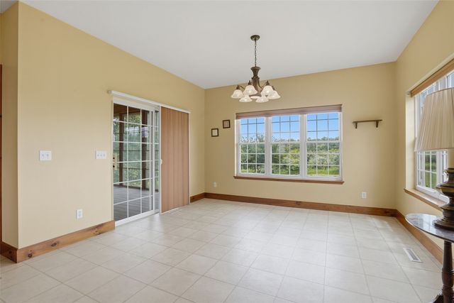 3451 Pleasant Creek Road, Palo, IA 52324
