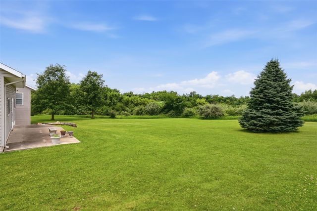 3451 Pleasant Creek Road, Palo, IA 52324