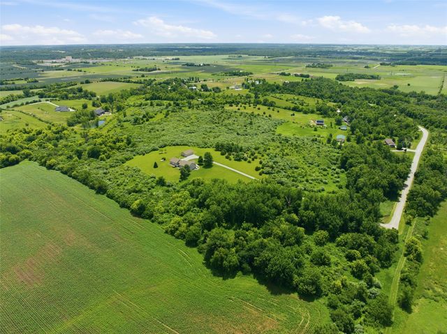 3451 Pleasant Creek Road, Palo, IA 52324