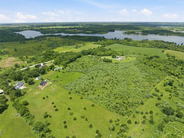 3451 Pleasant Creek Road, Palo, IA 52324