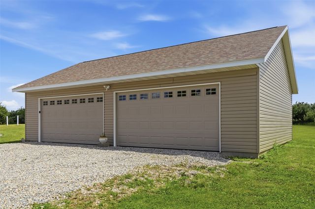 3451 Pleasant Creek Road, Palo, IA 52324