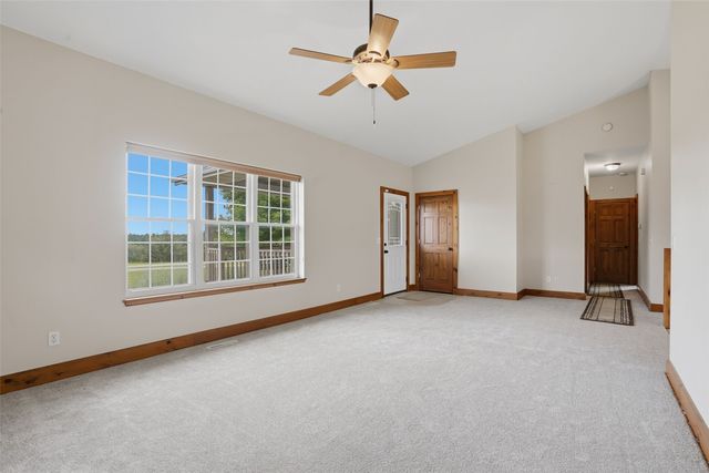 3451 Pleasant Creek Road, Palo, IA 52324