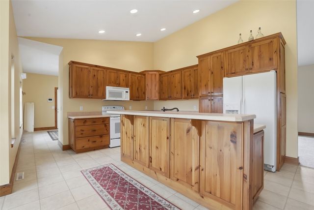 3451 Pleasant Creek Road, Palo, IA 52324