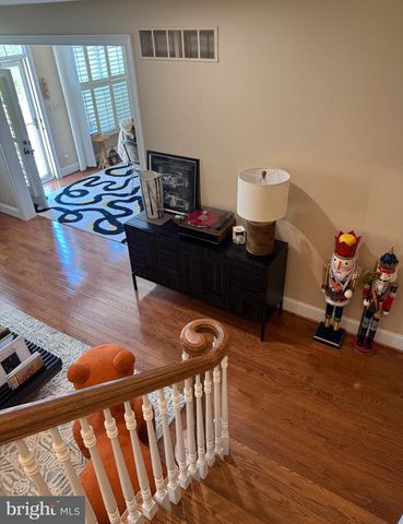 562 FARMDALE CIR, Blue Bell, PA 19422