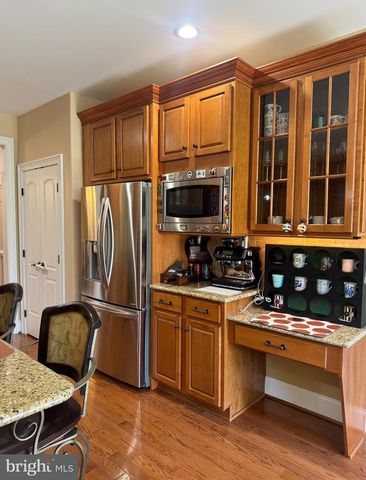 562 FARMDALE CIR, Blue Bell, PA 19422