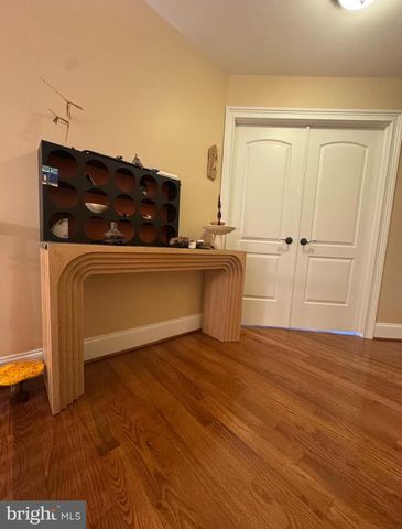 562 FARMDALE CIR, Blue Bell, PA 19422
