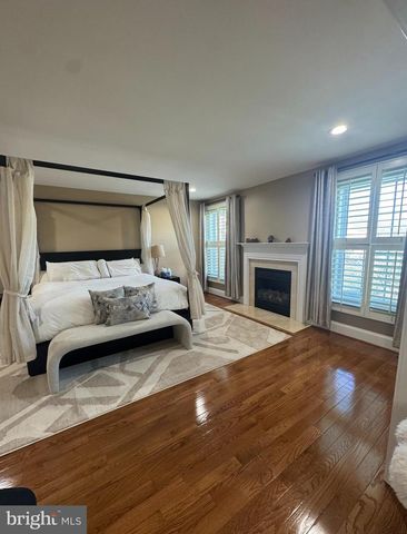 562 FARMDALE CIR, Blue Bell, PA 19422