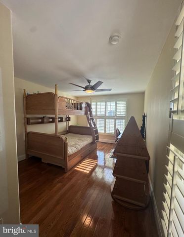 562 FARMDALE CIR, Blue Bell, PA 19422