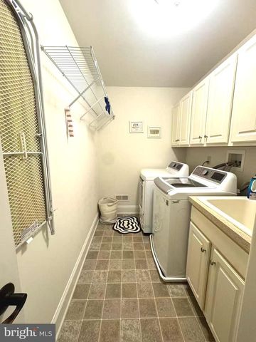 562 FARMDALE CIR, Blue Bell, PA 19422
