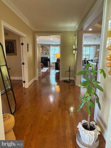 562 FARMDALE CIR, Blue Bell, PA 19422