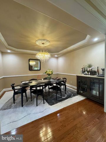 562 FARMDALE CIR, Blue Bell, PA 19422