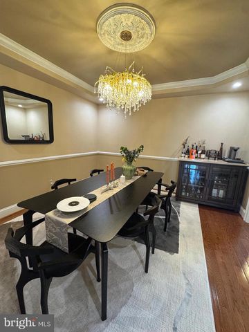 562 FARMDALE CIR, Blue Bell, PA 19422