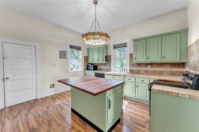400 King Street, Easley, SC 29640