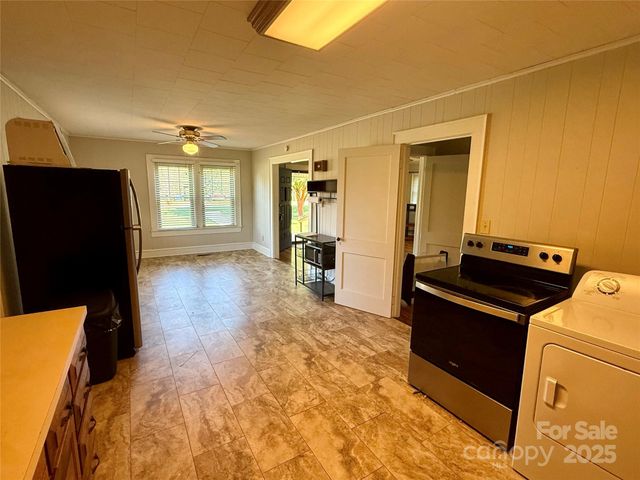 2550 Lail Road, Glen Alpine, NC 28655