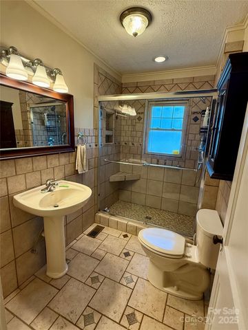 2550 Lail Road, Glen Alpine, NC 28655