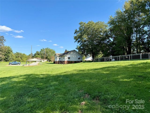 2550 Lail Road, Glen Alpine, NC 28655