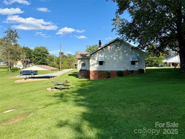 2550 Lail Road, Glen Alpine, NC 28655